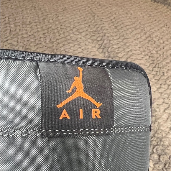 Nike Air Jordan 1 Mid SE Shoes Night Stadium Black - Picture 8 of 14